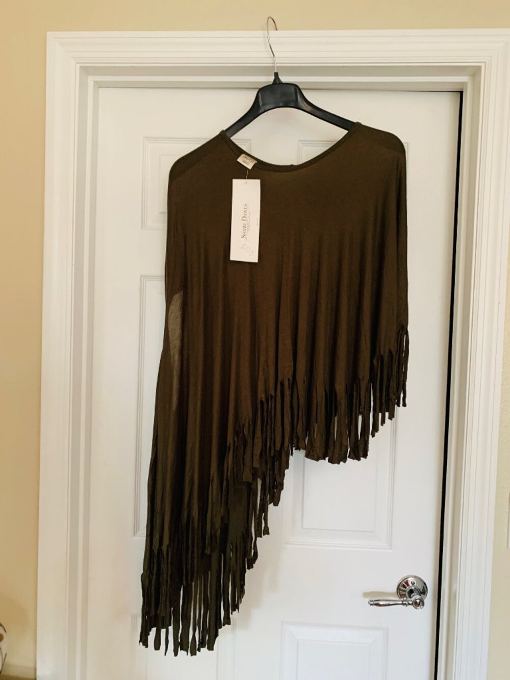 NWT Shawl Dawls Olive Green Asymmetrical Fringe Poncho Wrap - One Size